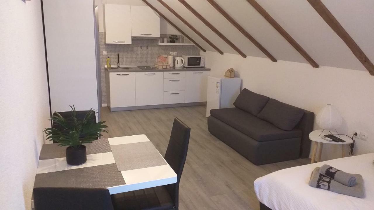 Studio Apartmani Patricia Smoljanac Esterno foto