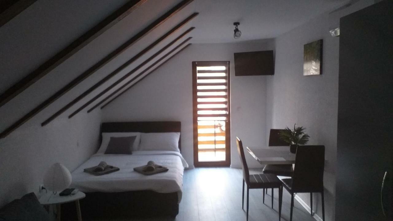 Studio Apartmani Patricia Smoljanac Esterno foto